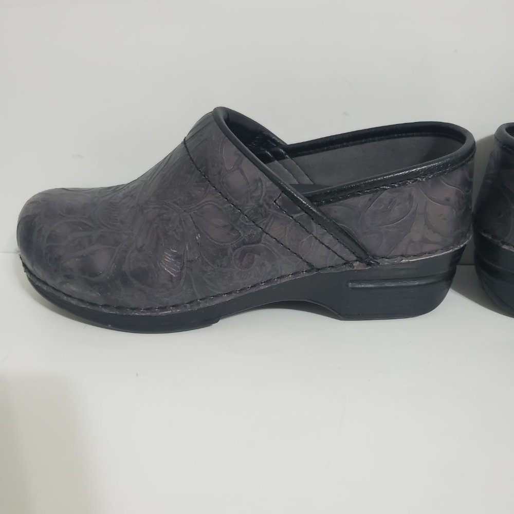 Dansko Xp Professional Clog Gray Tooled Leather E… - image 7